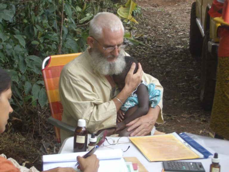 Jürgen hat sich in Togo sehr für die Buschambulanz eingesetzt, die kranke Kinder auch in unzugänglichen Dörfern versorgte