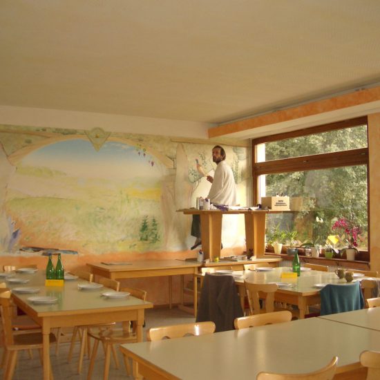 Mario Zeichnung Heidehaus Mario beim malen im Heidehaus