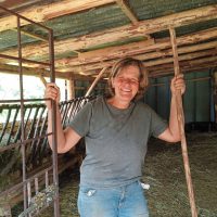 Simone Mone Meyer Bulgarien Stall lachen